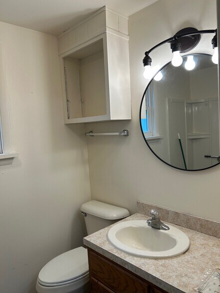 Building Photo - 238 W Queen St