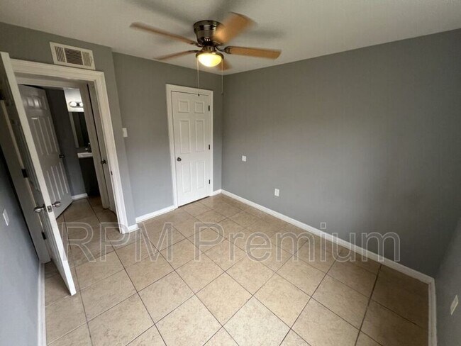 Building Photo - 5149 Baker Blvd