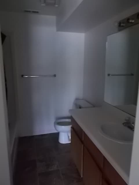 Building Photo - 2 Bedroom Townhome