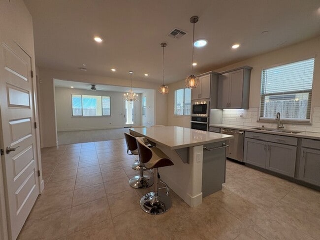 Building Photo - 55+ Rental Home in Heritage
