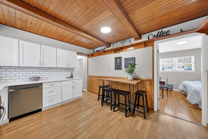 Building Photo - 10022 Killoren Dr