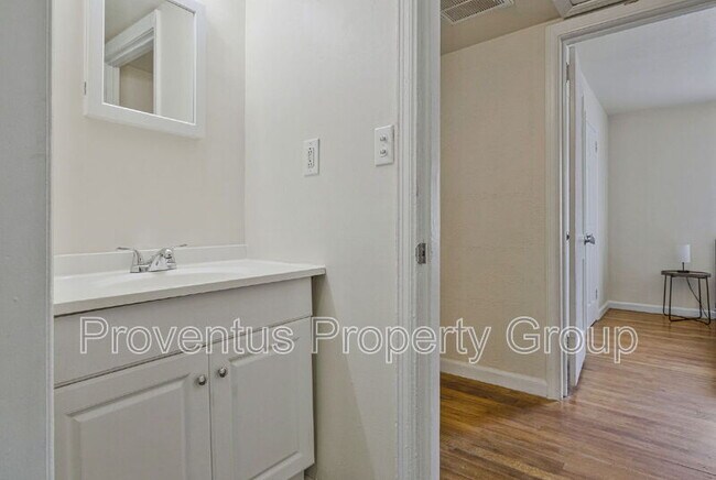 Building Photo - 305 Chaseville St
