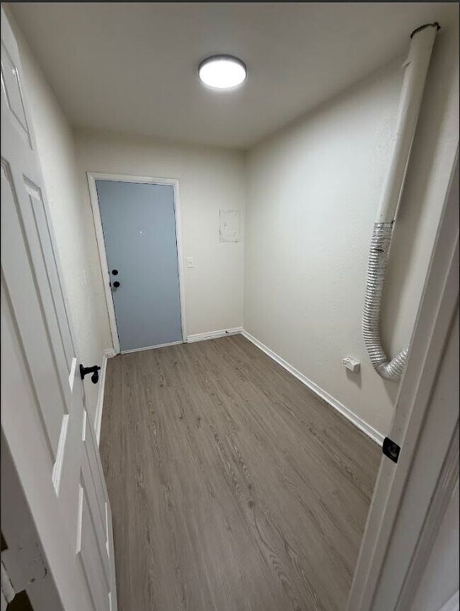 Building Photo - 5 Bedroom Rent to Own Home Available!