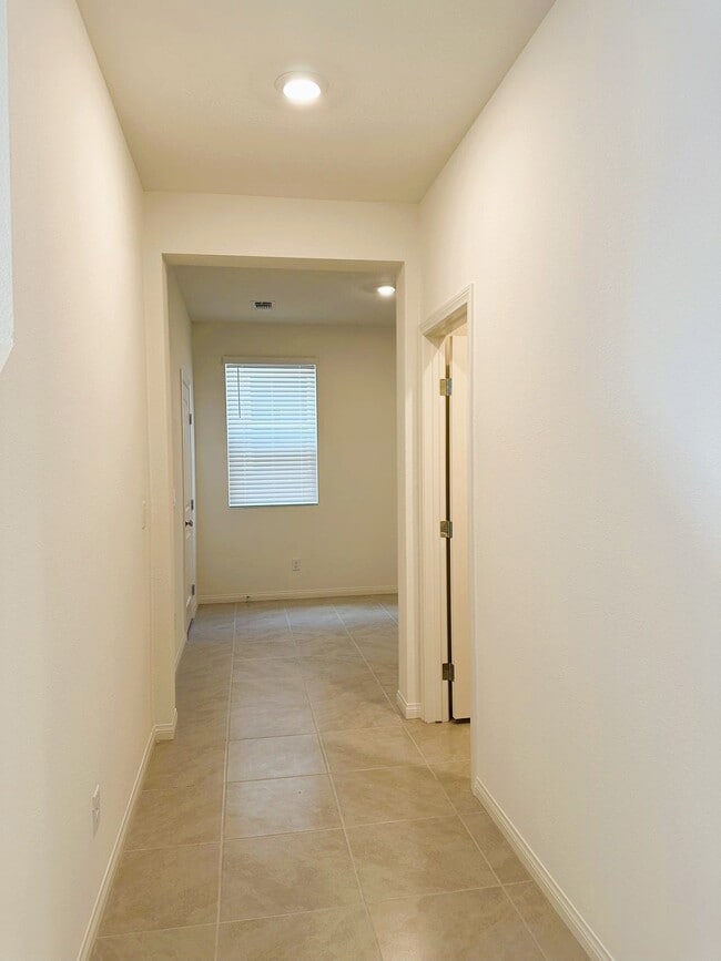 Building Photo - 7057 Dandelion Pk Ave