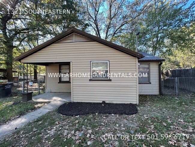 Building Photo - 1321 Southeastern-