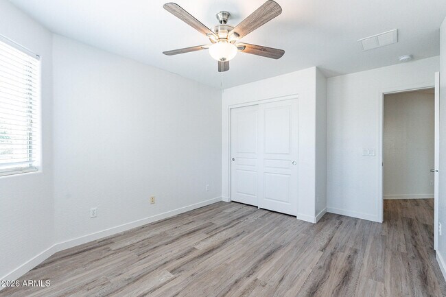 Building Photo - 24866 W Huntington Dr