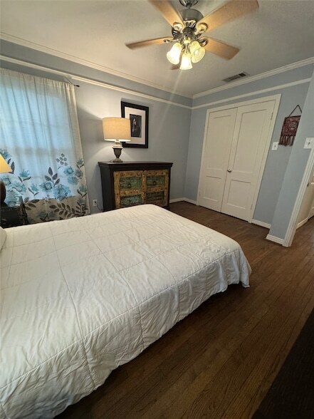 Building Photo - 8642 Daytonia Ave