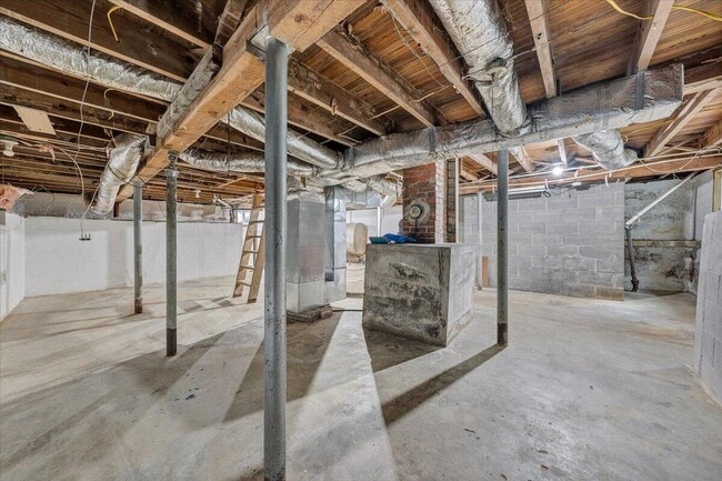 Building Photo - 812 Mississippi Ave NE