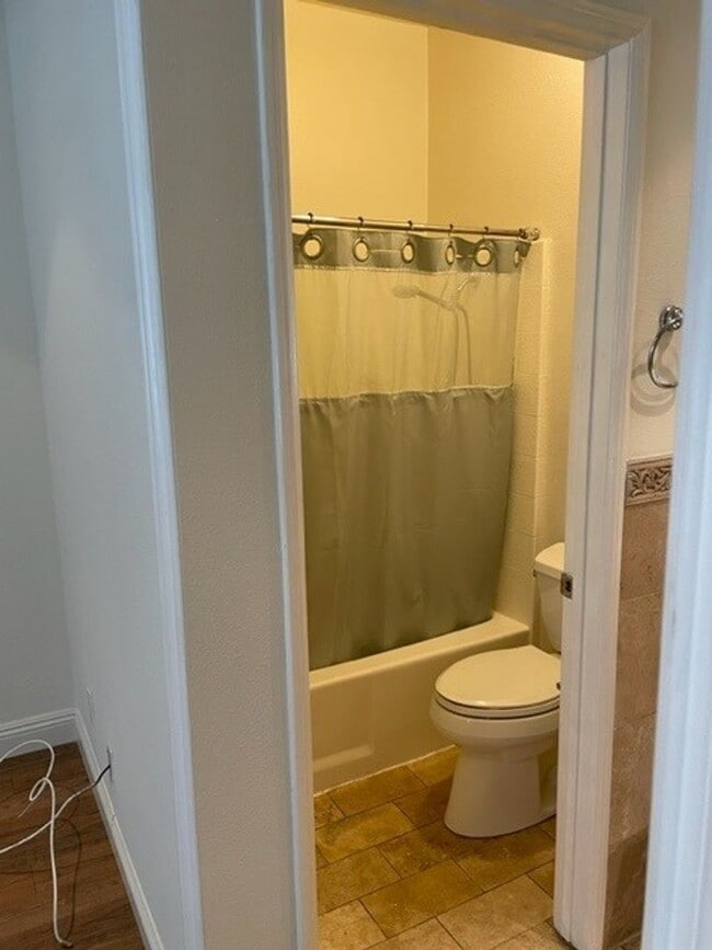 Building Photo - 72 Campton Pl