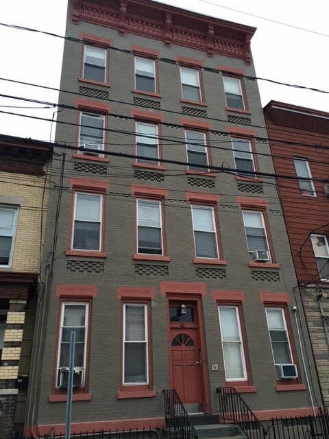 Building Photo - 42 Beacon Ave