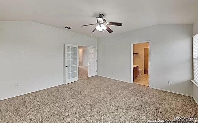 Building Photo - OPEN FLOOR PLAN  |  2 LIVING AREAS  |  4 B...