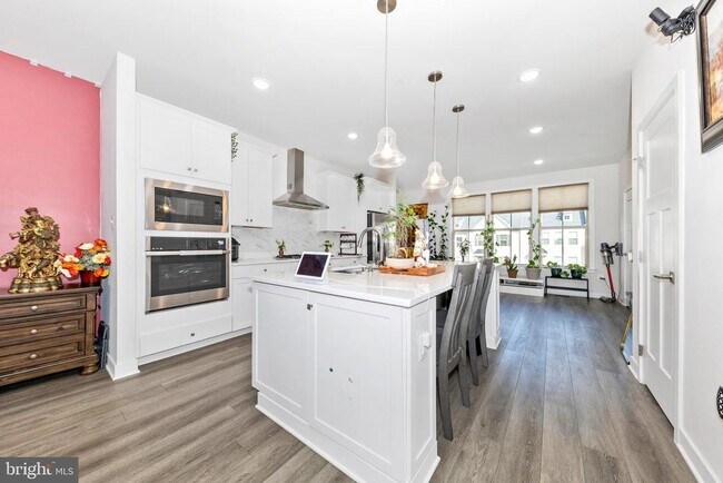 Building Photo - 6110 Stonecat Ct