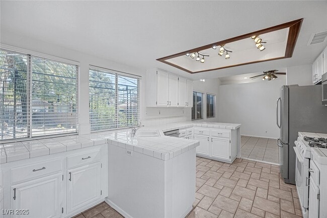 Building Photo - 4517 Inez Dr