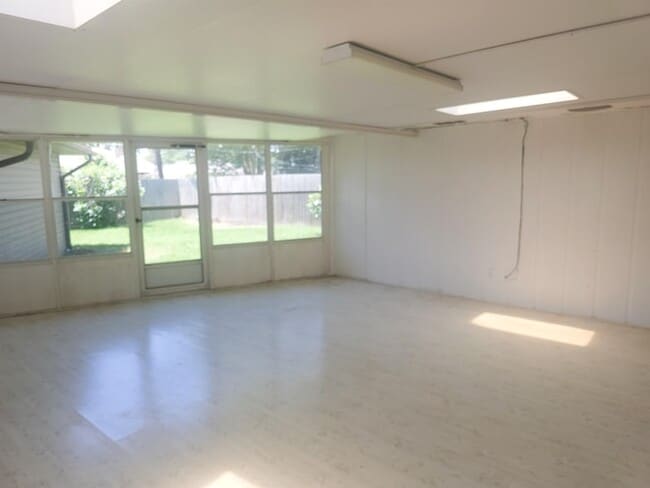 Building Photo - 3008 Tipps Dr