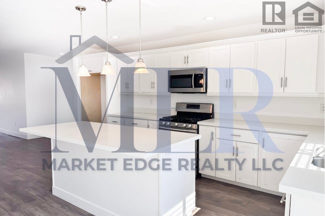 Primary Photo - 5Bed/3Bath Home University/McClintock! $399 MOVE-IN SPECIAL! Ready for Immediate Move-In!