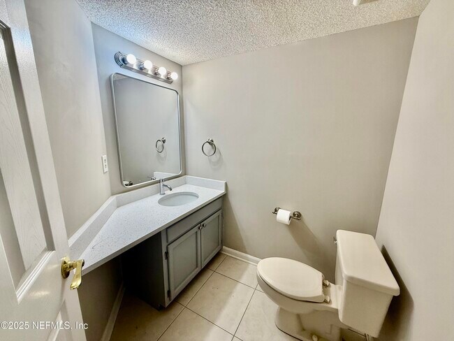 Building Photo - 1165 Fromage Cir E