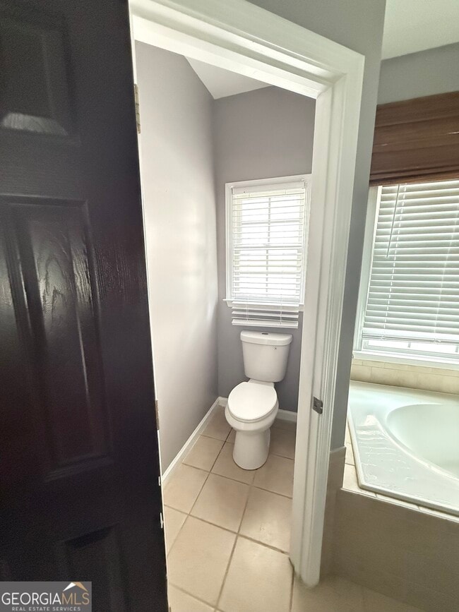 Building Photo - 5679 Coopers Glen Ct SW