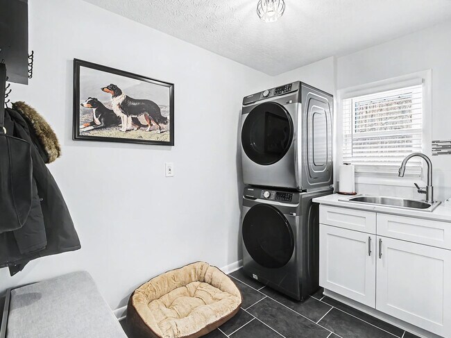 Building Photo - 28649 Jackson Rd