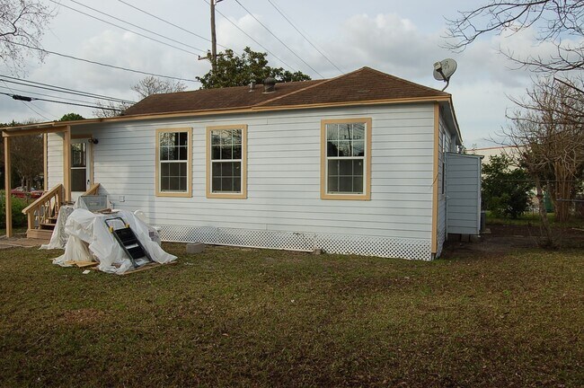 Building Photo - 7304 Kinney St