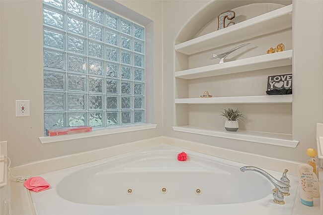 Building Photo - 4202 Stone Oak Ct