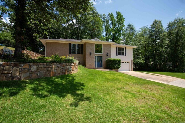 Building Photo - 8607 Linda Ln