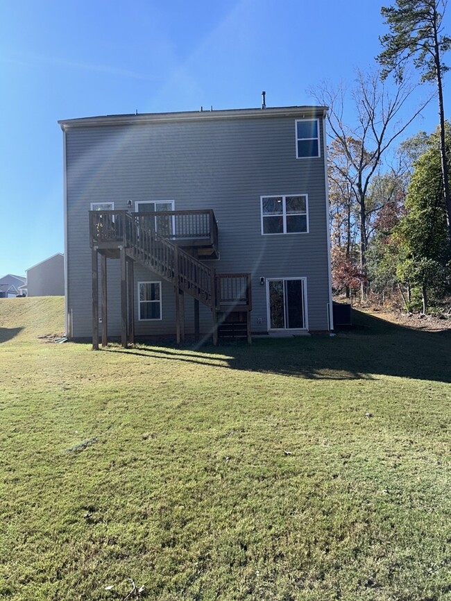 Building Photo - Beautiful Home in Piedmont