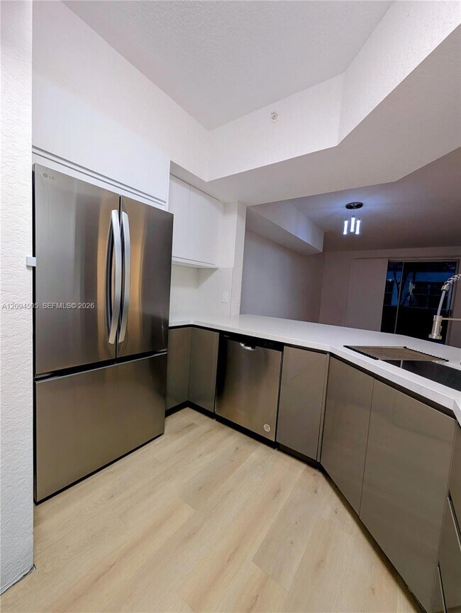 Building Photo - 775 SW 148th Ave