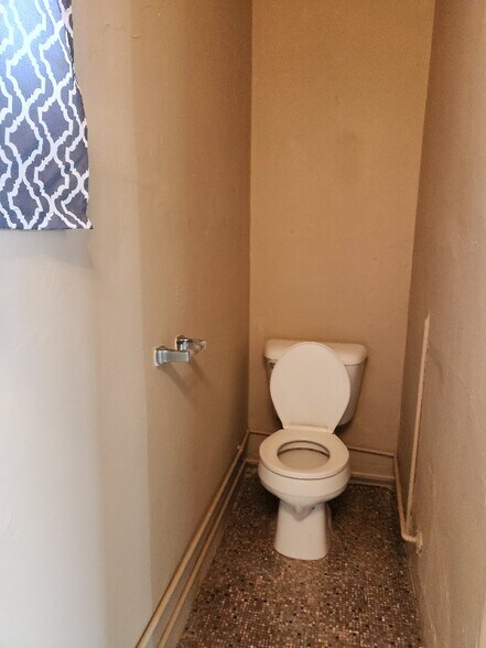 Building Photo - 401 S 12th St