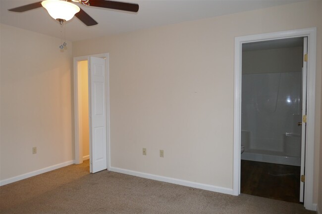 Building Photo - 33 Rudd Farm Dr