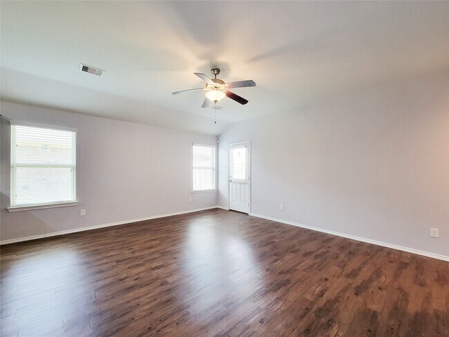 Building Photo - 5443 Dunsmore Harbor Ln