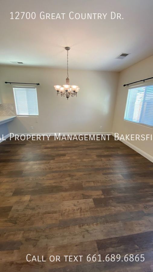 Building Photo - 12700 Great Country Dr