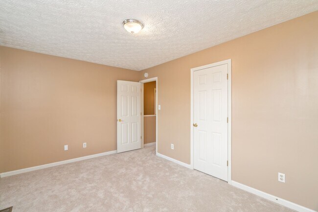 Building Photo - 2376 Wadsworth Dr