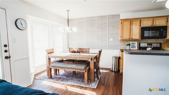 Building Photo - 3904 Split Oak Dr