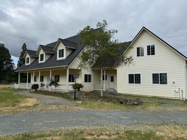 Primary Photo - 2275 Galice Rd