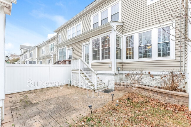 Building Photo - 53 Malsbury St