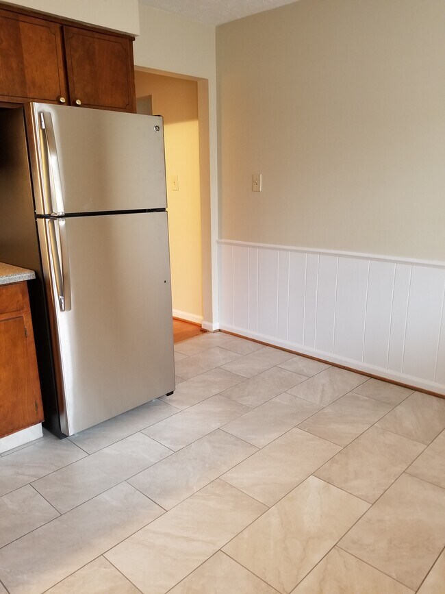 Refrigerator - 742 Terrace View Dr