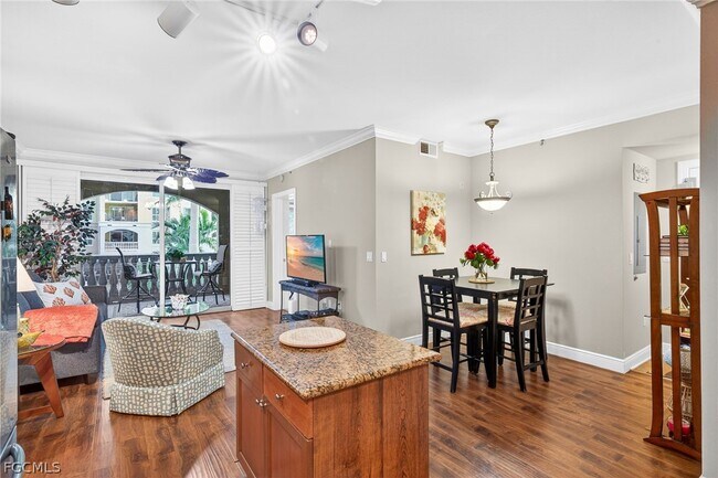 Building Photo - 2825 Palm Beach Blvd