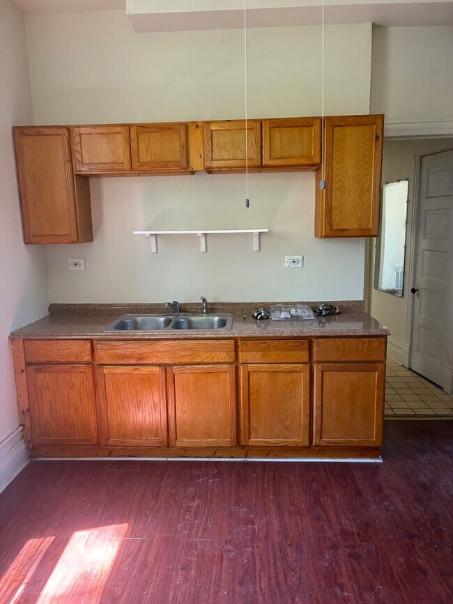 Building Photo - 9035 S Burley Ave