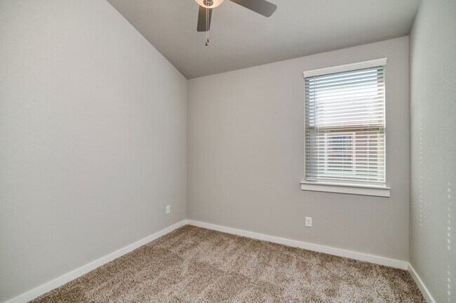 Building Photo - GORGEOUS 2 BEDROOM FOUR PLEX LOCATED IN MIDLOTHIAN ISD!