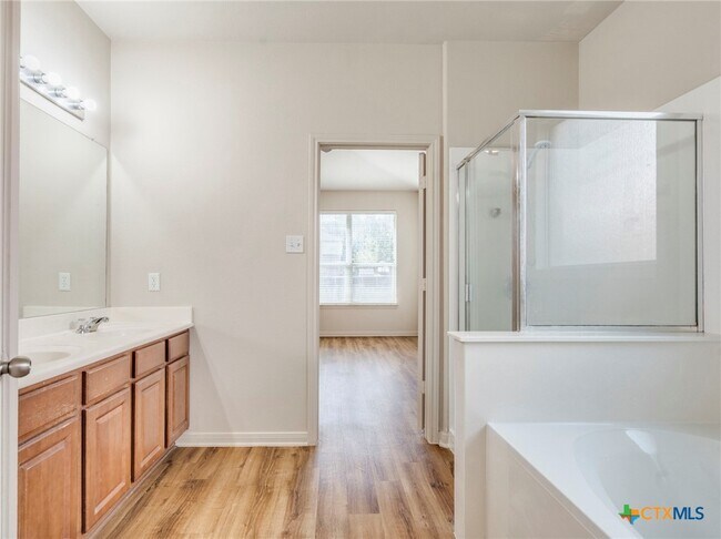 Building Photo - 209 Buckingham Dr