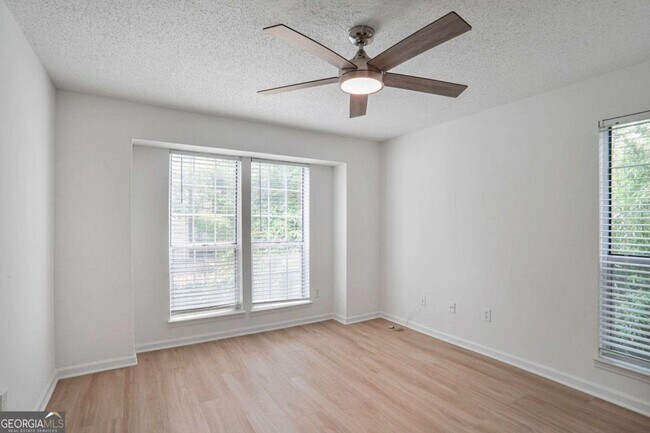 Building Photo - 432 Granville Ct