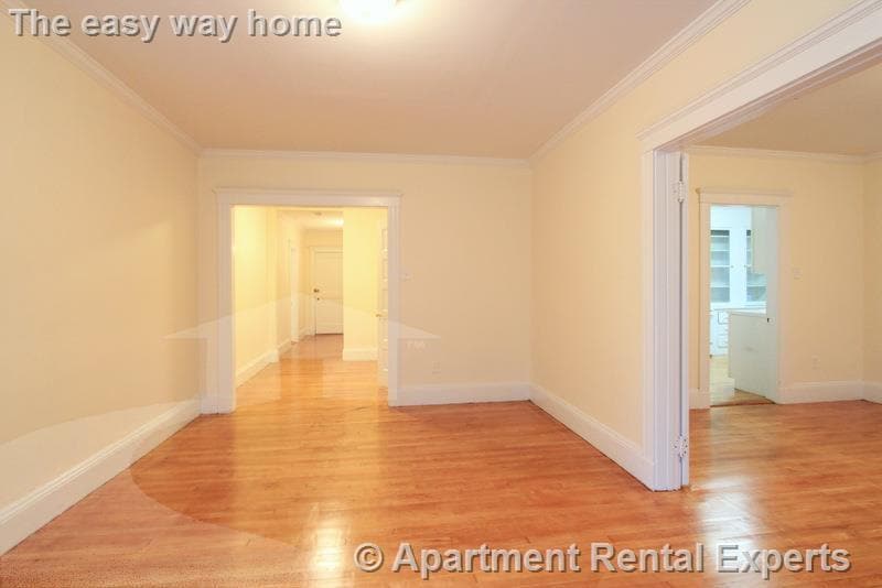 Building Photo - 14 Centre St