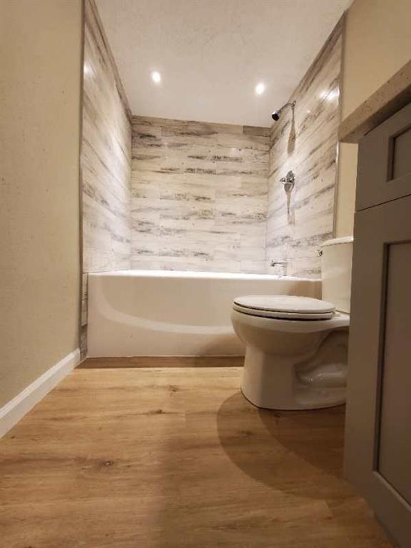 Building Photo - 2830 S Bartell Dr