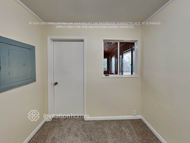 Building Photo - 113 Nashua St