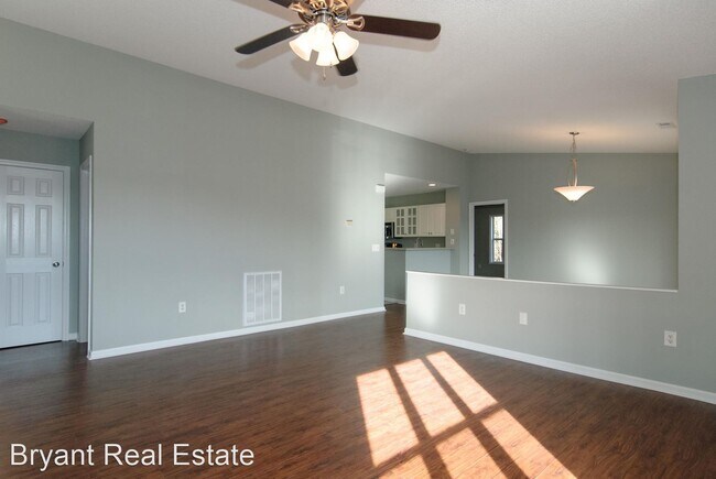Building Photo - 4106 Breezewood Dr