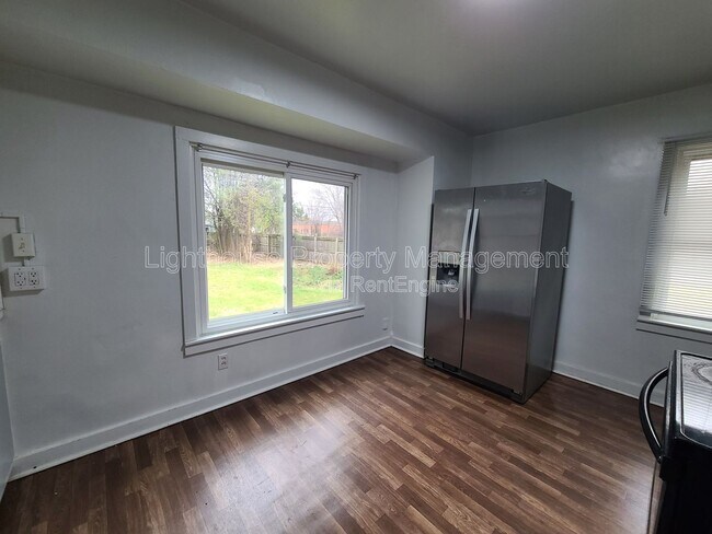 Building Photo - 1387 Hurd Ave