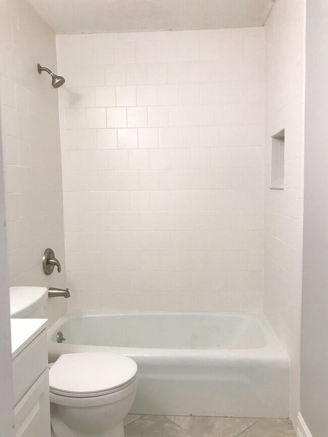 Building Photo - Holiday Heights