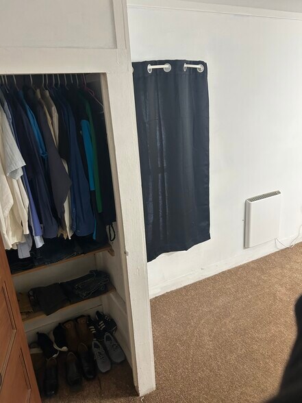 Room for rent - 30 Wall St