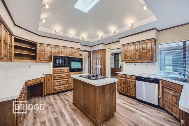Building Photo - 3005 Saddlehead Dr