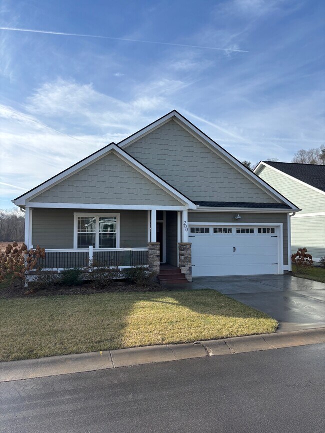 Building Photo - 200 Leyland Cir